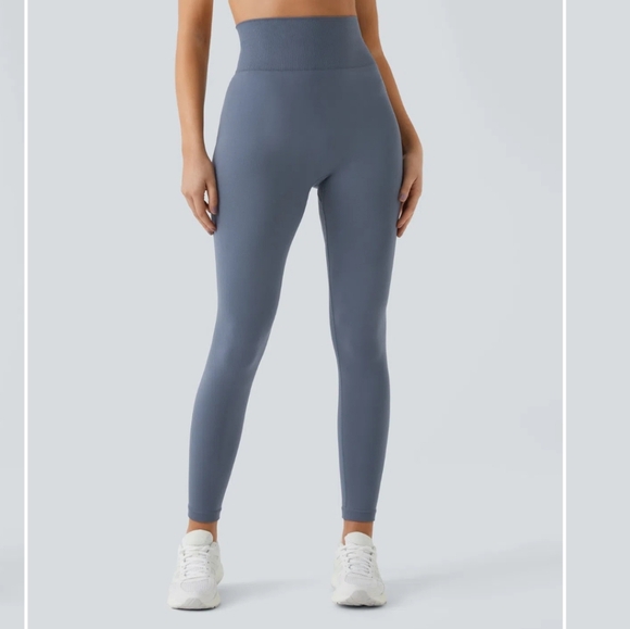 Halara Butt Lifting Leggings - Picture 2 of 5